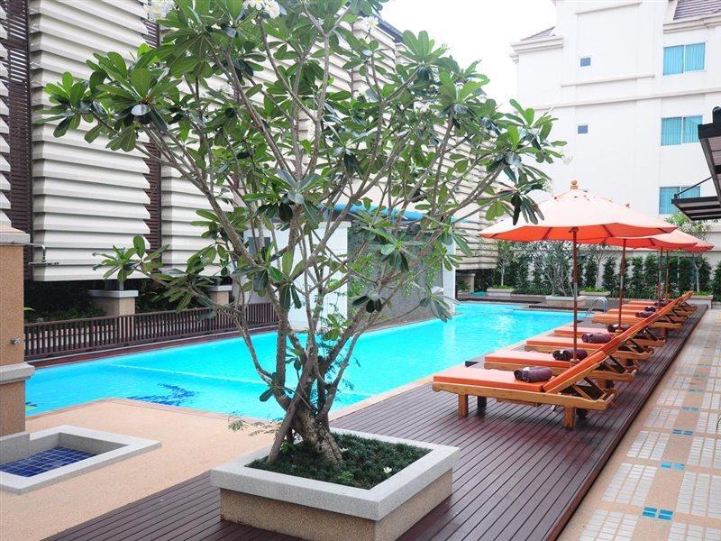 Avion Hotel Bangkok Exteriör bild